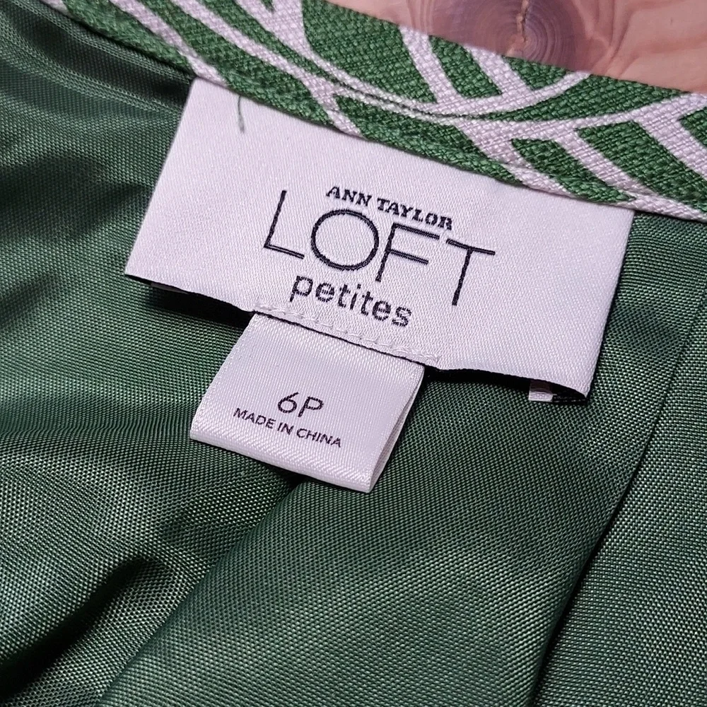 Anne Taylor Loft Green White Floral Pencil Skirt Size 6P Silk